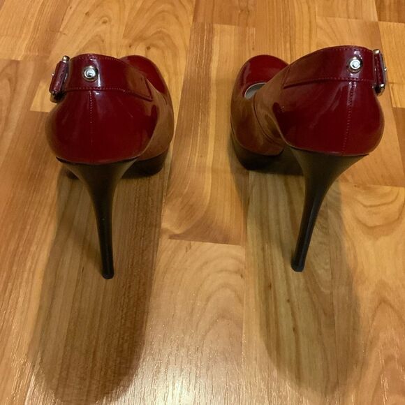 Guess Red Patent Leather Heels - Picture 3 of 5